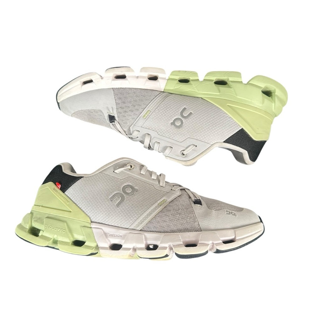 ON RUNNING Cloudflyer 4 Sneakers in glacier/meadow - Picture 10 of 10